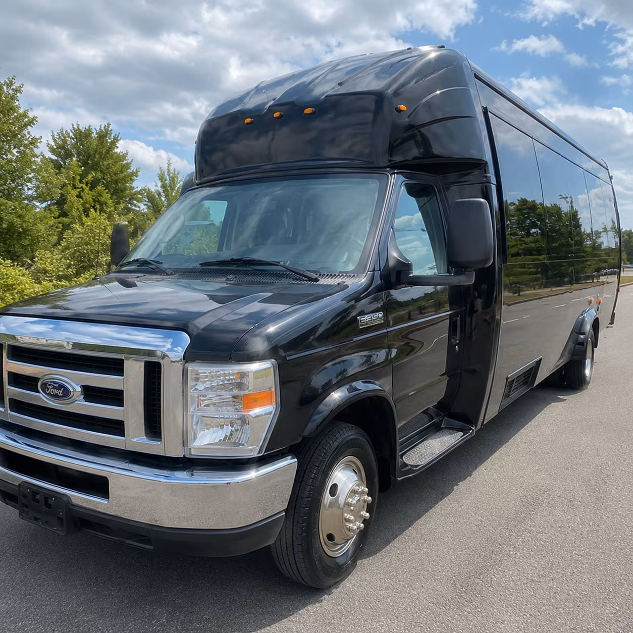 Lowell Winery Tour & Pub Crawl Transportation party bus exterior